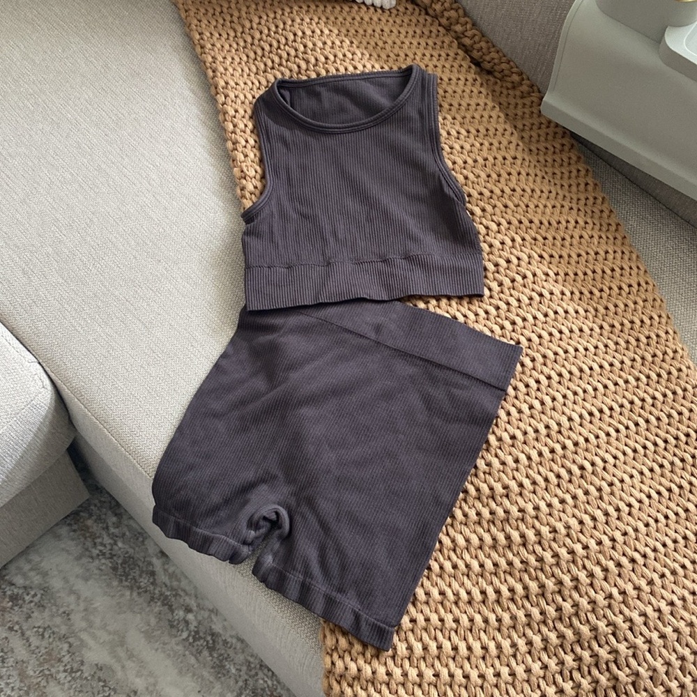 Skims Stretch Rib Shorts - Picture 3 of 3
